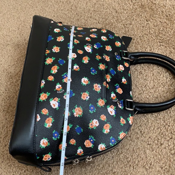 Coach - Picture 7 of 9